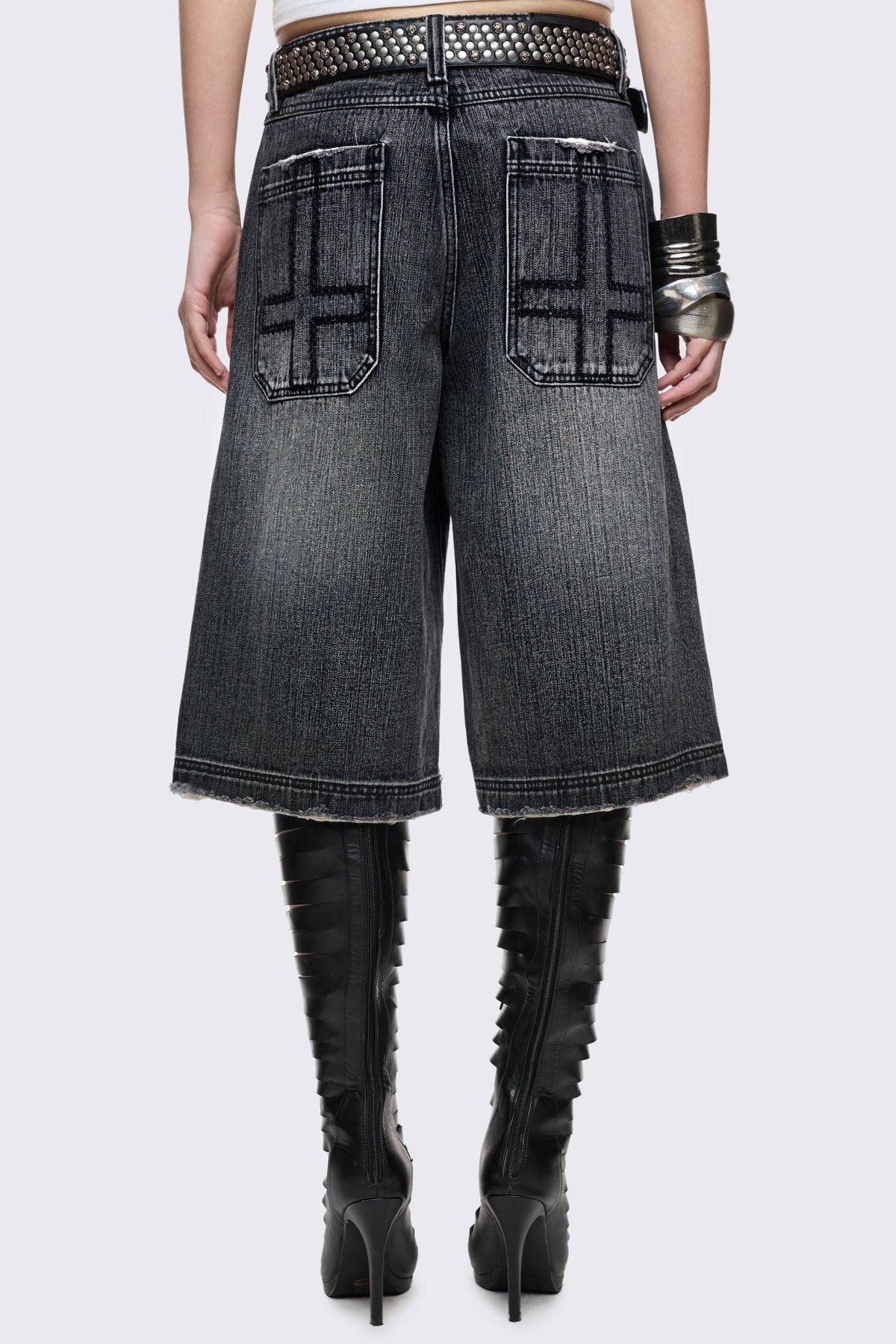 Fallen Distressed Jorts
